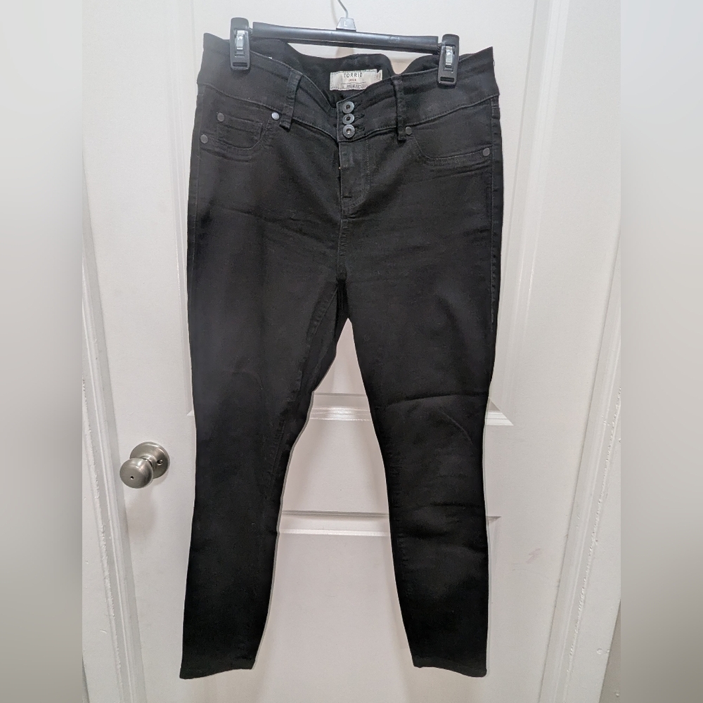 Torrid Women's Black High-Waisted Jeans/Jeggings Size 14R